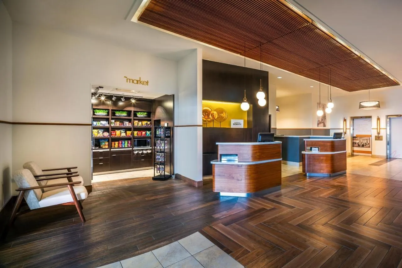 Courtyard By Marriott Calgary South Hotel