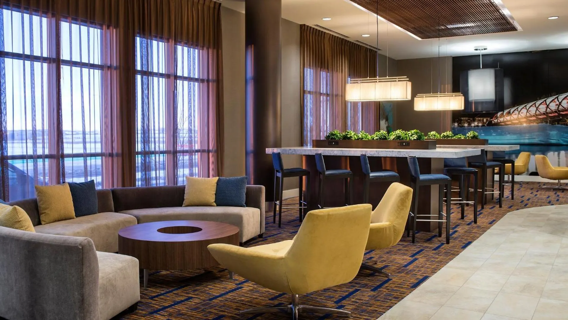 Courtyard By Marriott Calgary South Hotel