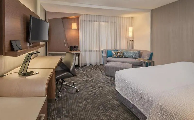 Courtyard By Marriott Calgary South Hotel