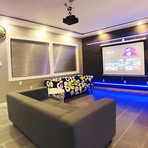 Modern, Cheerful 2bd 1br Apt+free Parking , Halifax Canada