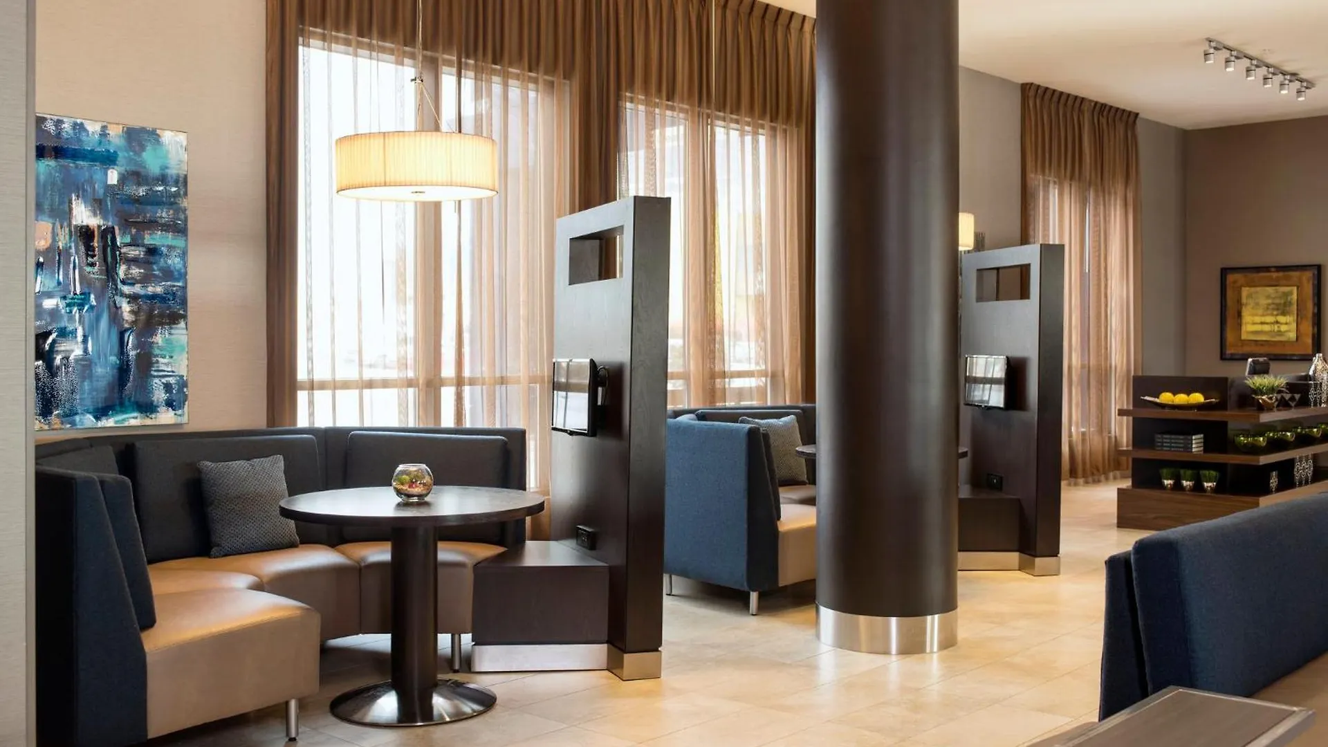 Courtyard By Marriott Calgary South Hotell